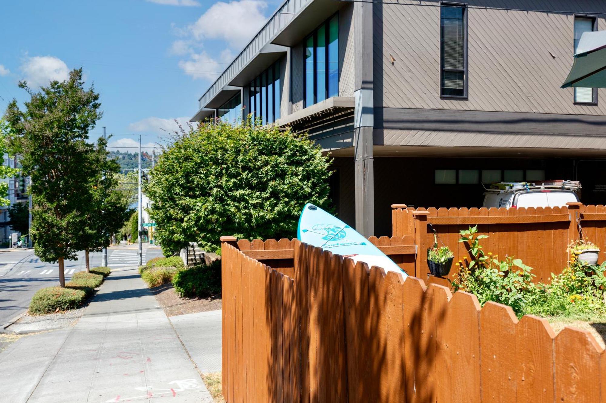 Vintage 3 Bedroom Home In Prime Eastlake Seattle With Private Parking エクステリア 写真
