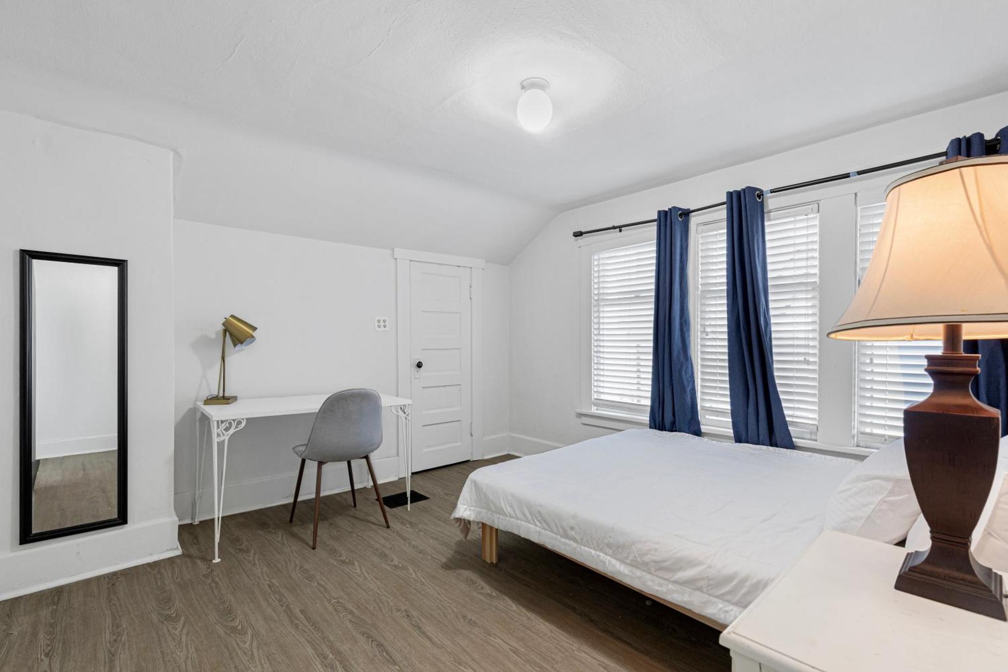 Vintage 3 Bedroom Home In Prime Eastlake Seattle With Private Parking エクステリア 写真