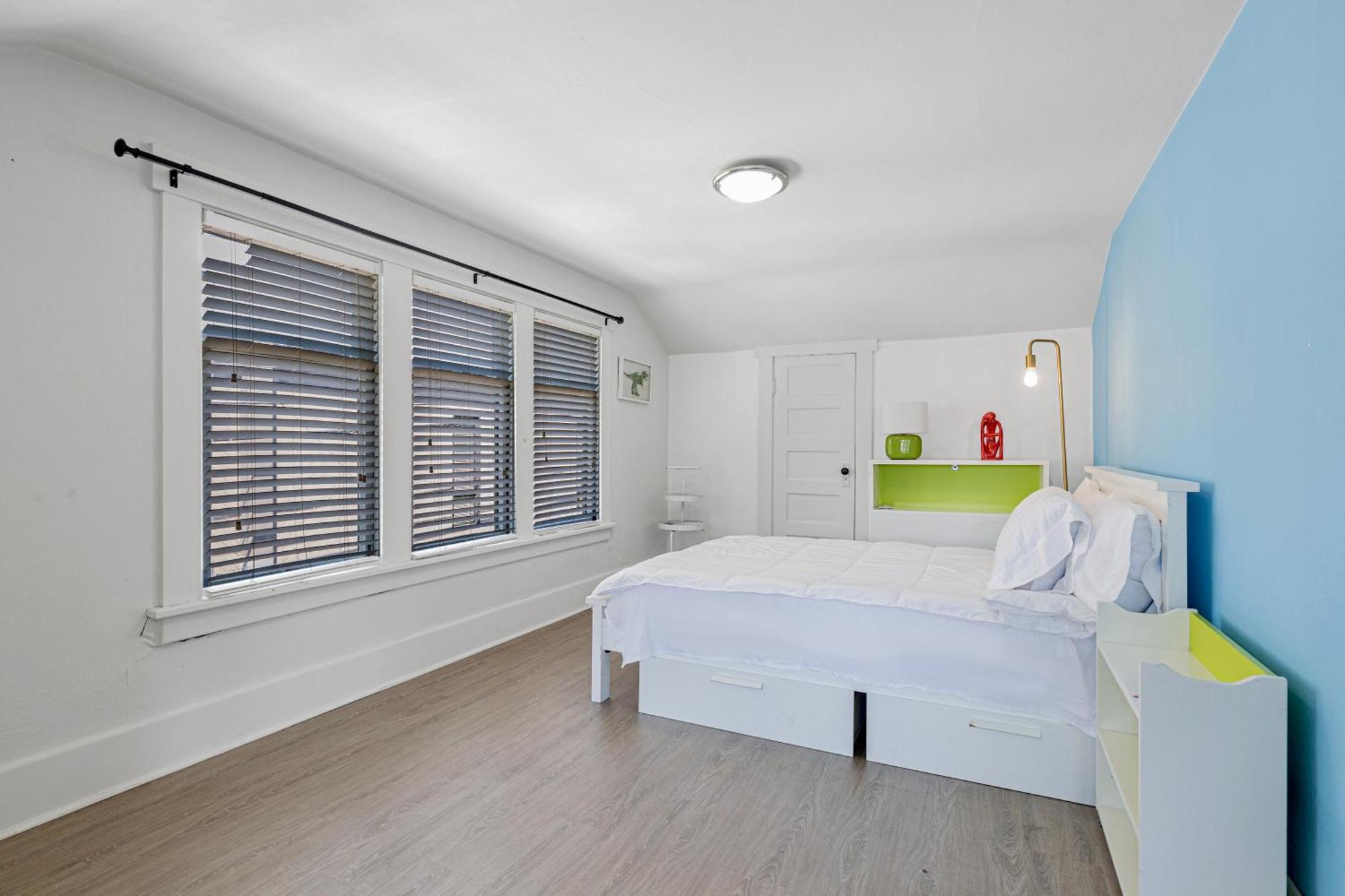 Vintage 3 Bedroom Home In Prime Eastlake Seattle With Private Parking エクステリア 写真