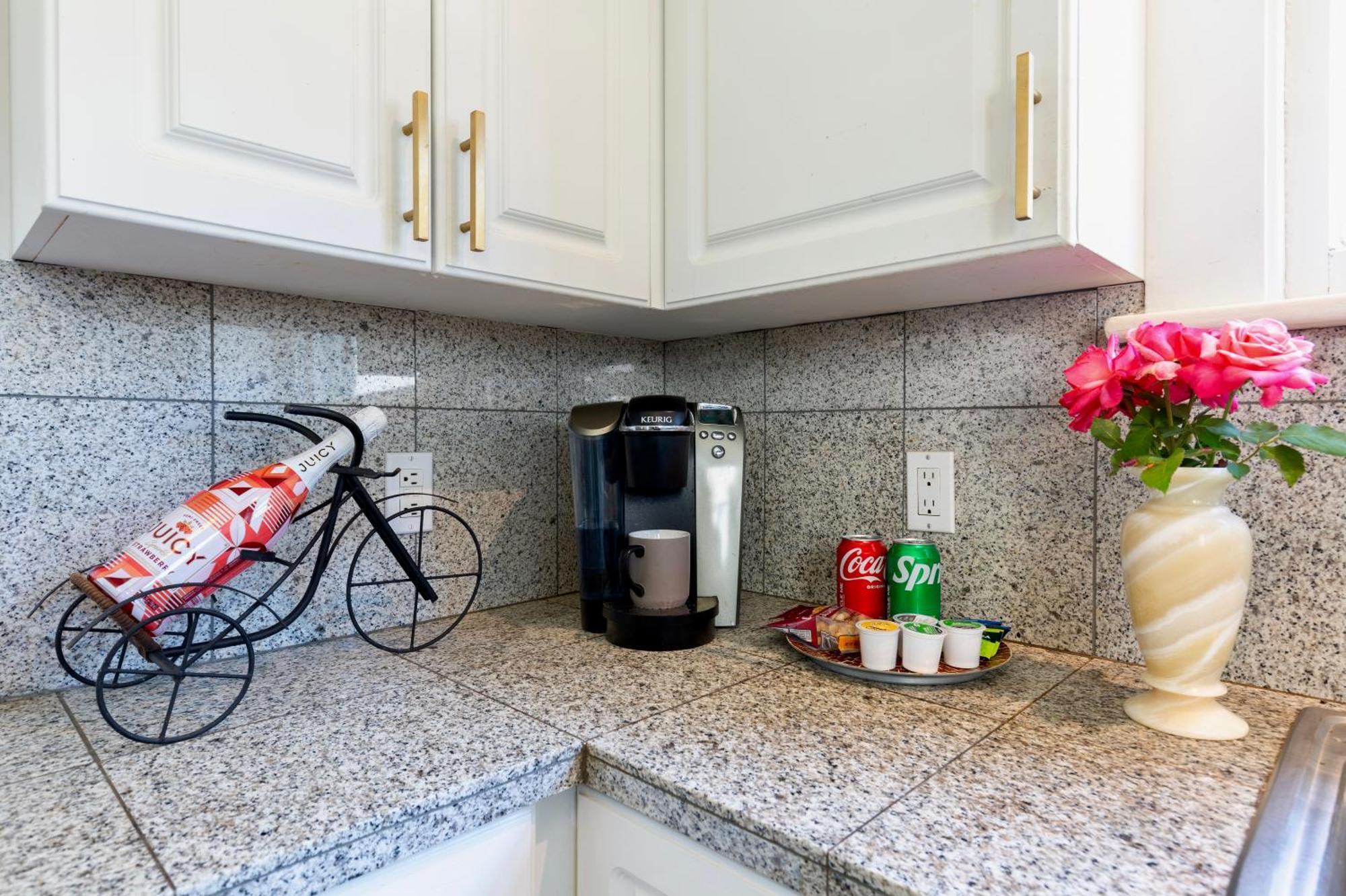 Vintage 3 Bedroom Home In Prime Eastlake Seattle With Private Parking エクステリア 写真