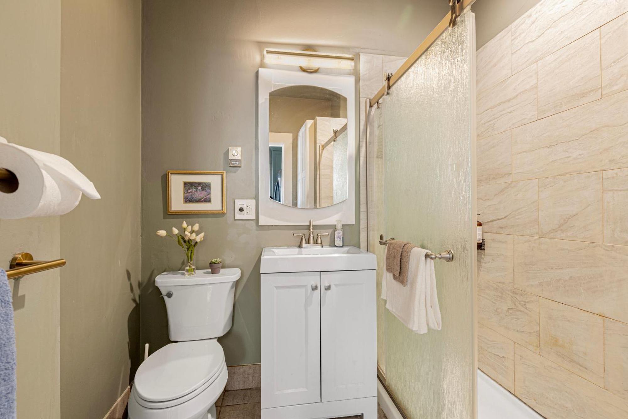 Vintage 3 Bedroom Home In Prime Eastlake Seattle With Private Parking エクステリア 写真